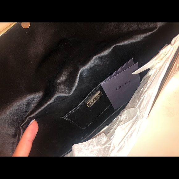 VINTAGE PRADA PATENT CLUTCH - Picture 6 of 6
